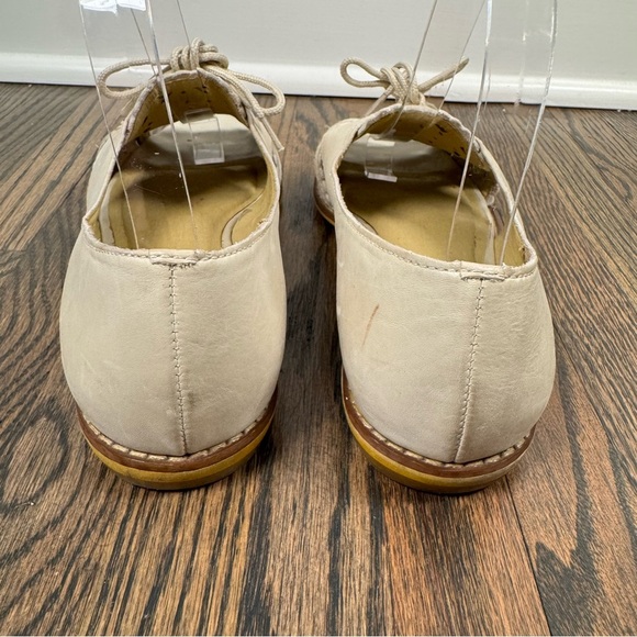 Latigo Mikey Cream Leather Cutout Peep Toe Flats size 8 - Picture 5 of 8